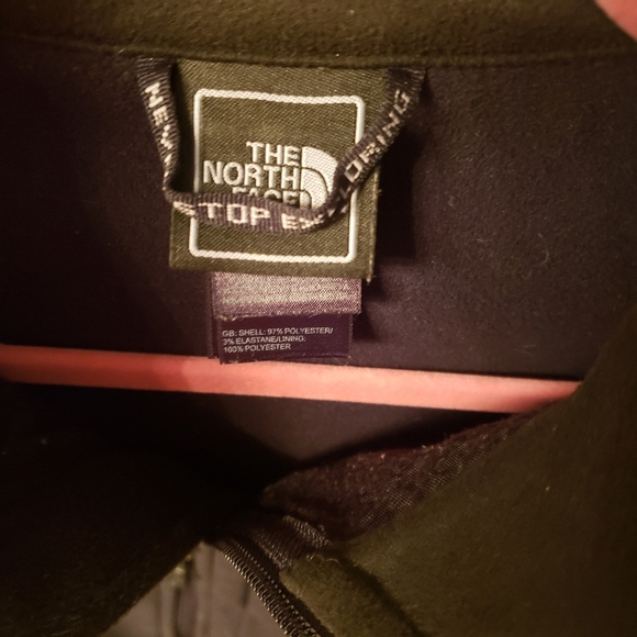 The North Face Never Stop Exploring Black Jacket - Picture 4 of 11